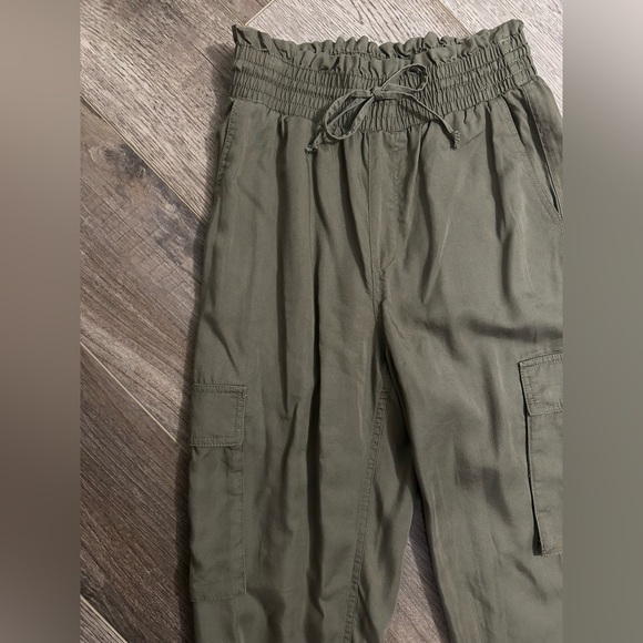 NWOT Abercrombie & Fitch | Cargo Pants Style Joggers - Picture 2 of 4